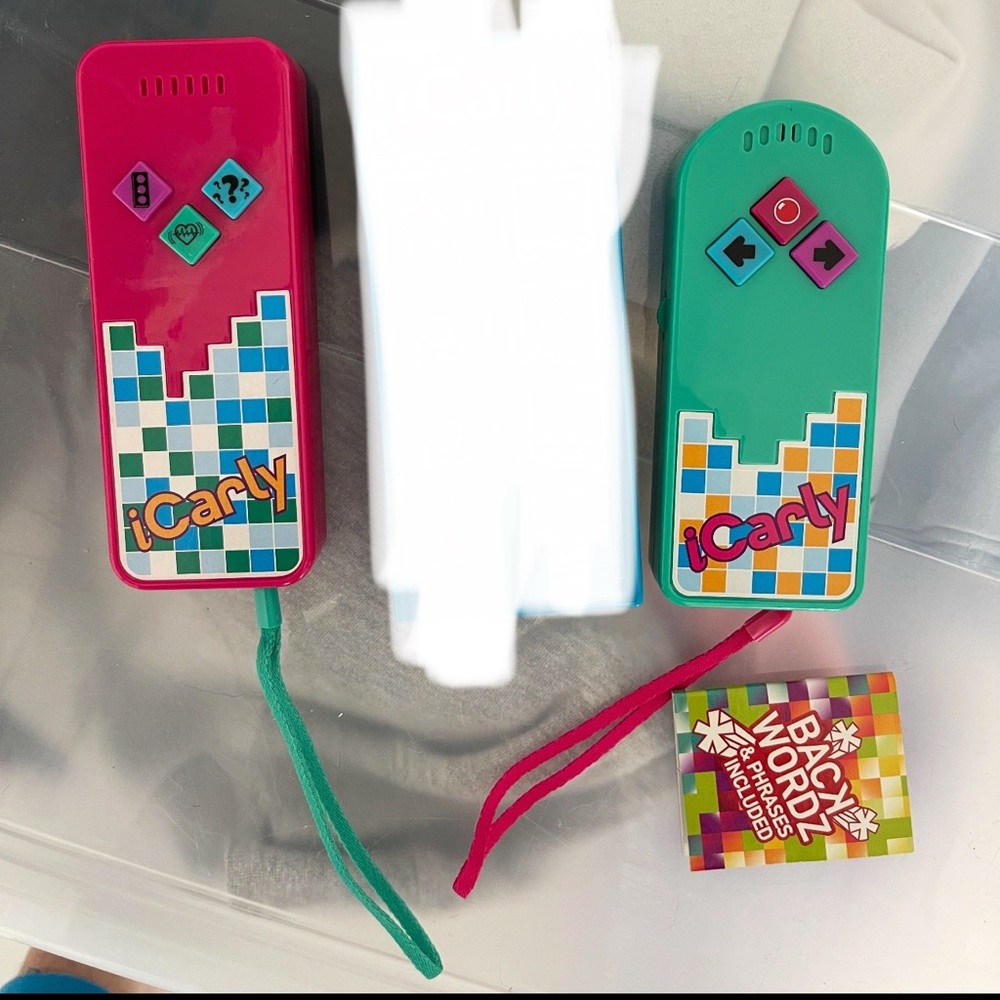 2 Icarly Remotes